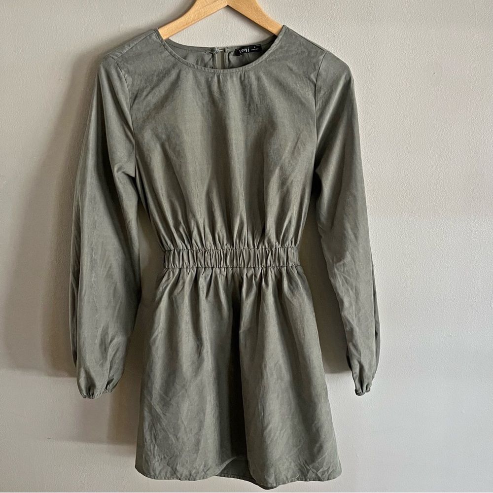 Very J Sage Green Long Sleeve Cinched Waist Mini Dress Cutout Back Size Small